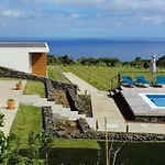 Refugio Dos Capelinhos - E Resort