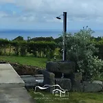 Refugio Dos Capelinhos - E Üdülőközpont *
