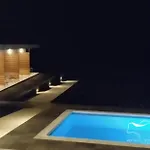Refugio Dos Capelinhos - E Norte Pequeno
