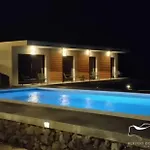 Refugio Dos Capelinhos - E リゾート *