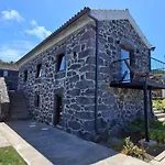 Resort Refugio Dos Capelinhos - E *