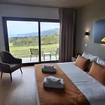 Refugio Dos Capelinhos - E Resort