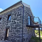 Refugio Dos Capelinhos - E Norte Pequeno