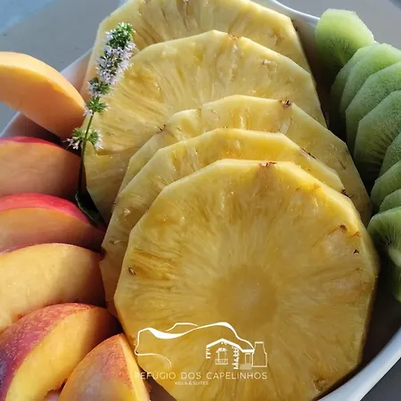 Refugio Dos Capelinhos - E *