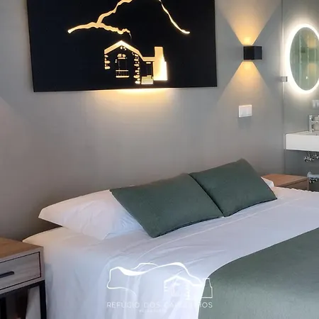 Resort Refugio Dos Capelinhos - E *