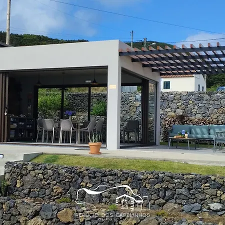 Refugio Dos Capelinhos - E *