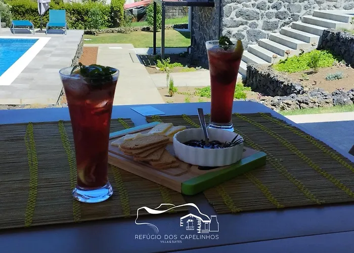 Refugio Dos Capelinhos - E Resort *