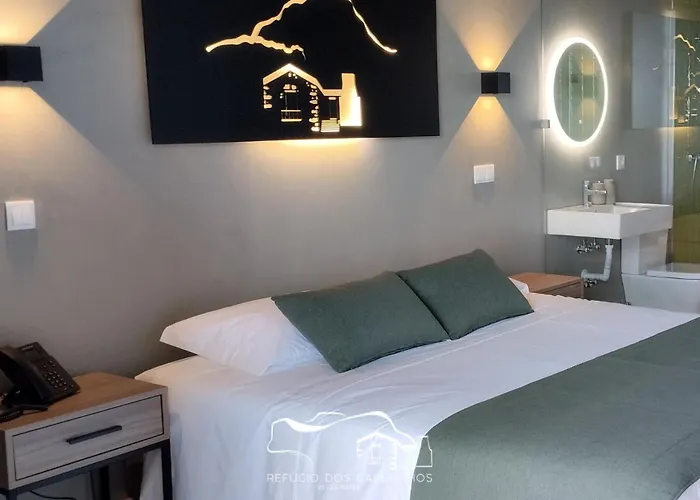 Resort Refugio Dos Capelinhos - E *