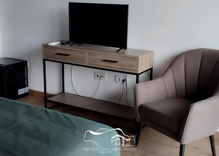 Refugio Dos Capelinhos - E Resort *