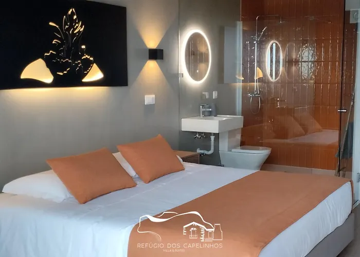 Refugio Dos Capelinhos - E