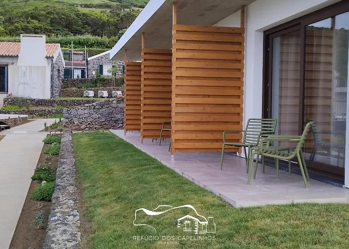 Resort Refugio Dos Capelinhos - E *