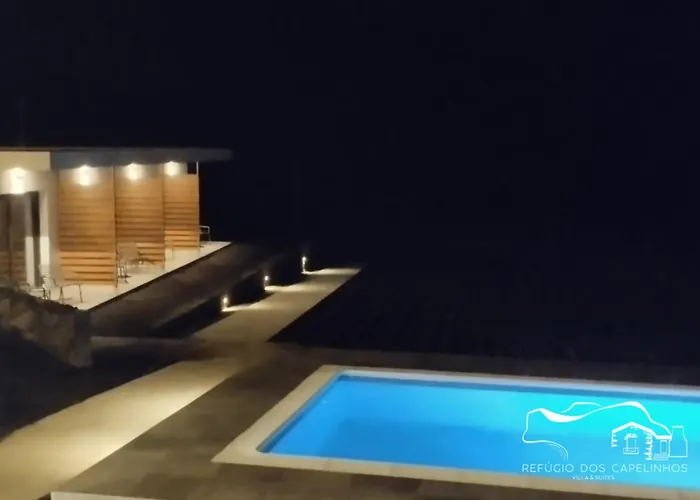 Refugio Dos Capelinhos - E Norte Pequeno