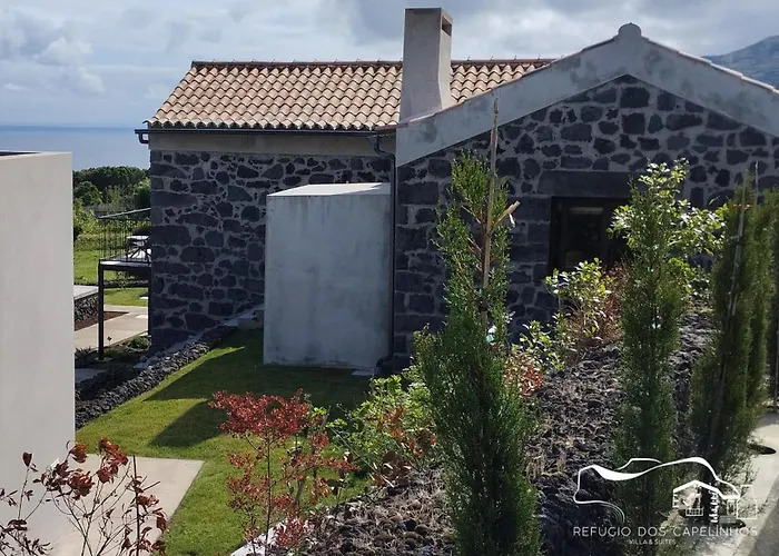 Resort Refugio Dos Capelinhos - E *